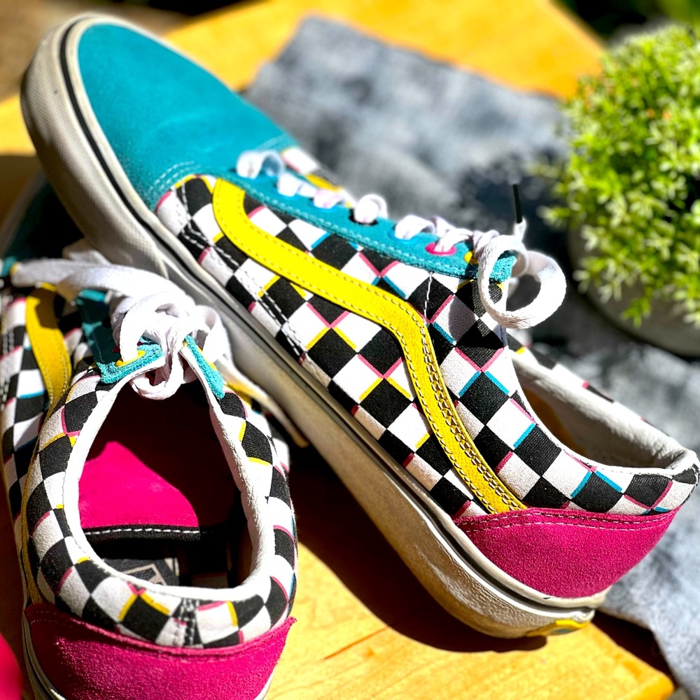 Vans| Women’s size 9|Colorful Checkerboard With Cyan, Yellow, and Pink Detailing